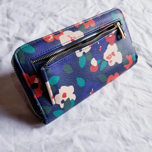 Apt. 9 women's blue floral faux leather clutch NWT - Picture 2 of 6